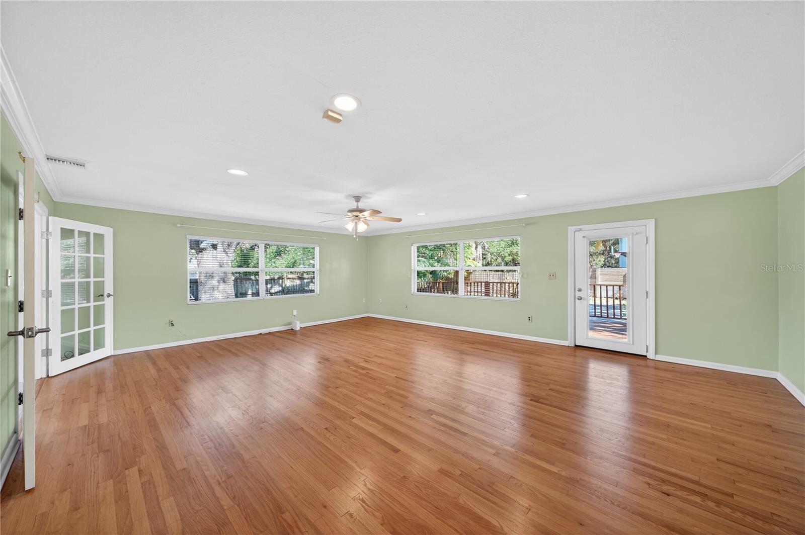 Image 25 of 37 For 3109 Harrison Avenue