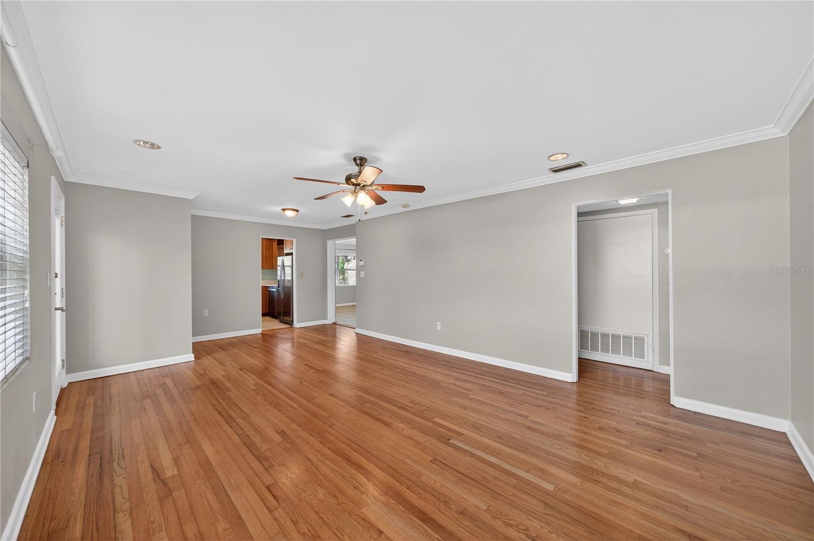 Image 4 of 37 For 3109 Harrison Avenue