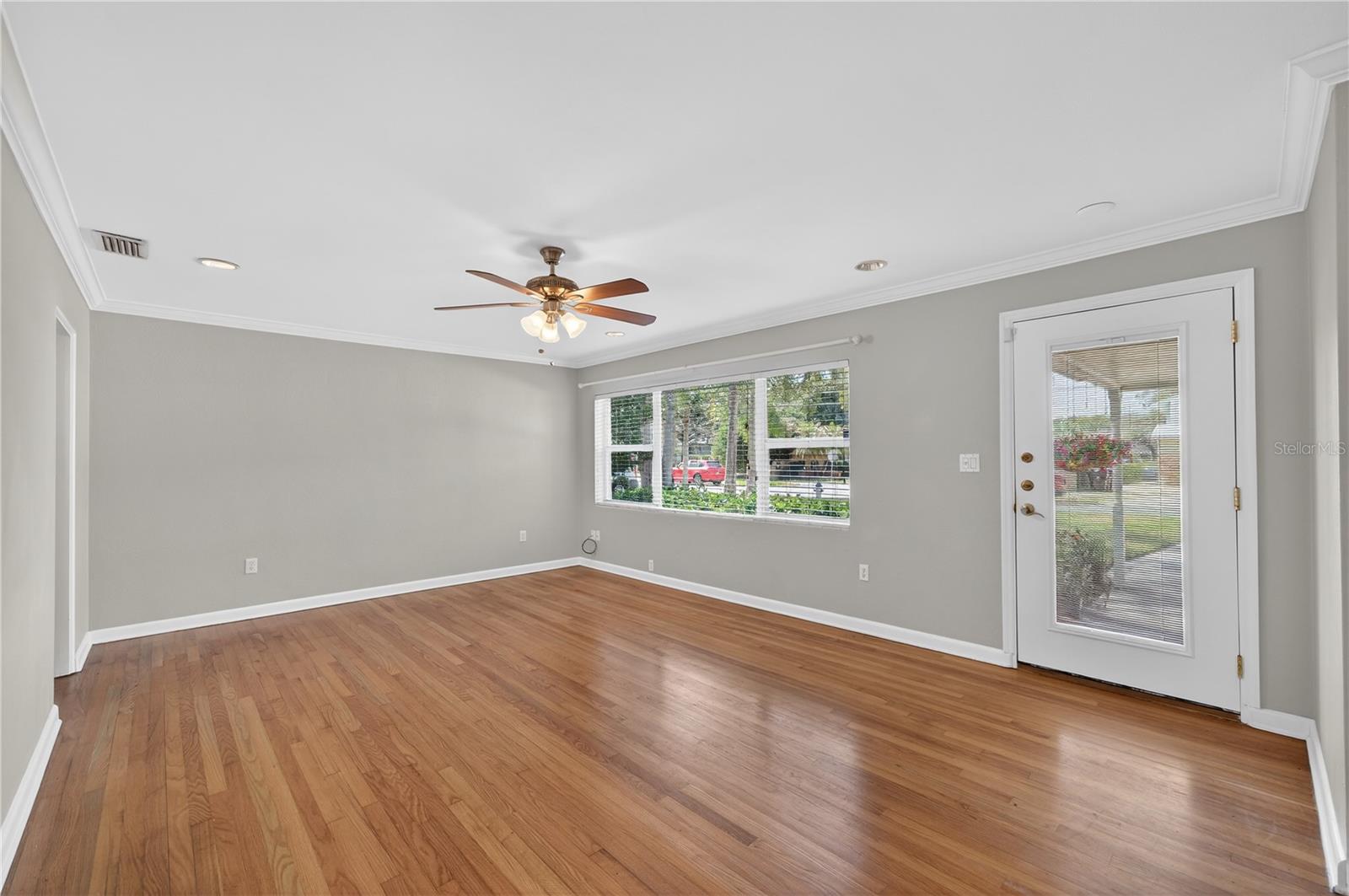 Image 5 of 37 For 3109 Harrison Avenue