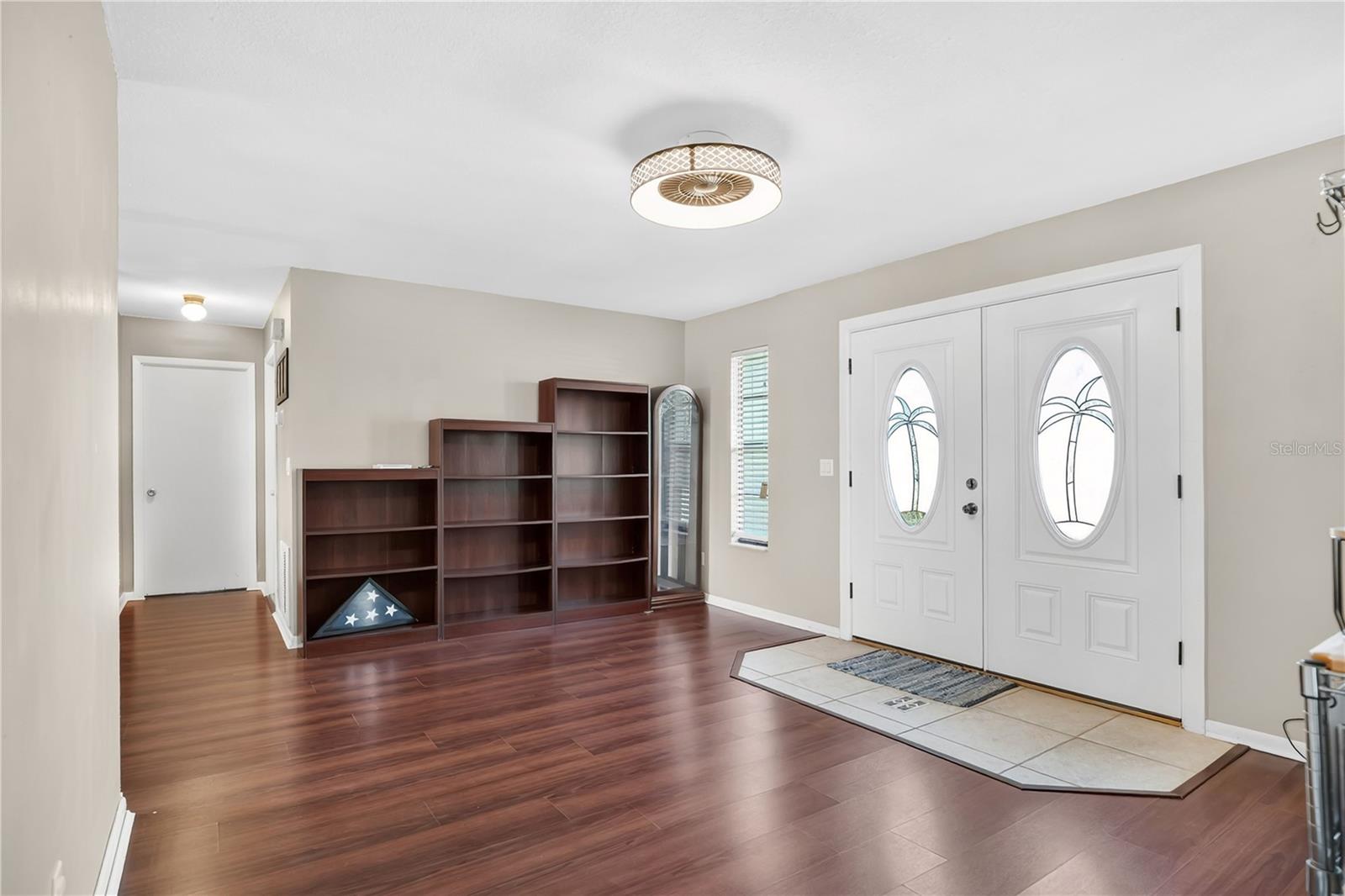 Image 4 of 32 For 1428 Victory Palm Drive