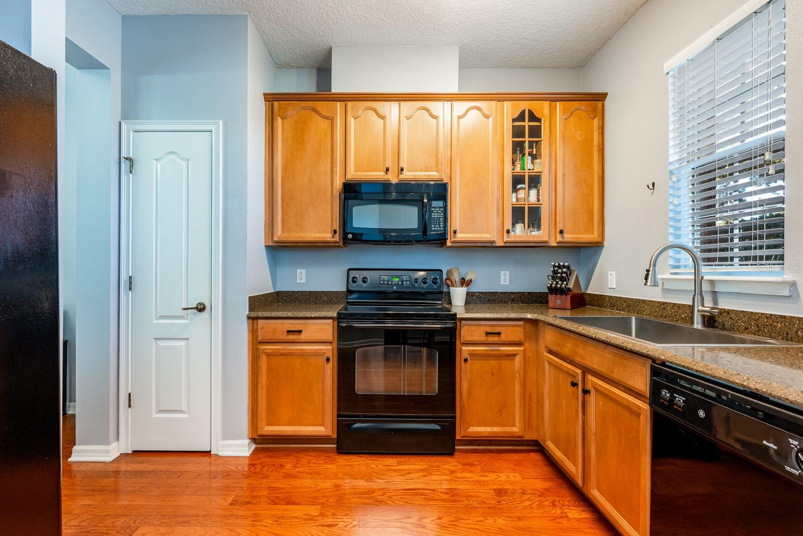 Image 8 of 28 For 7422 Bentonshire Avenue