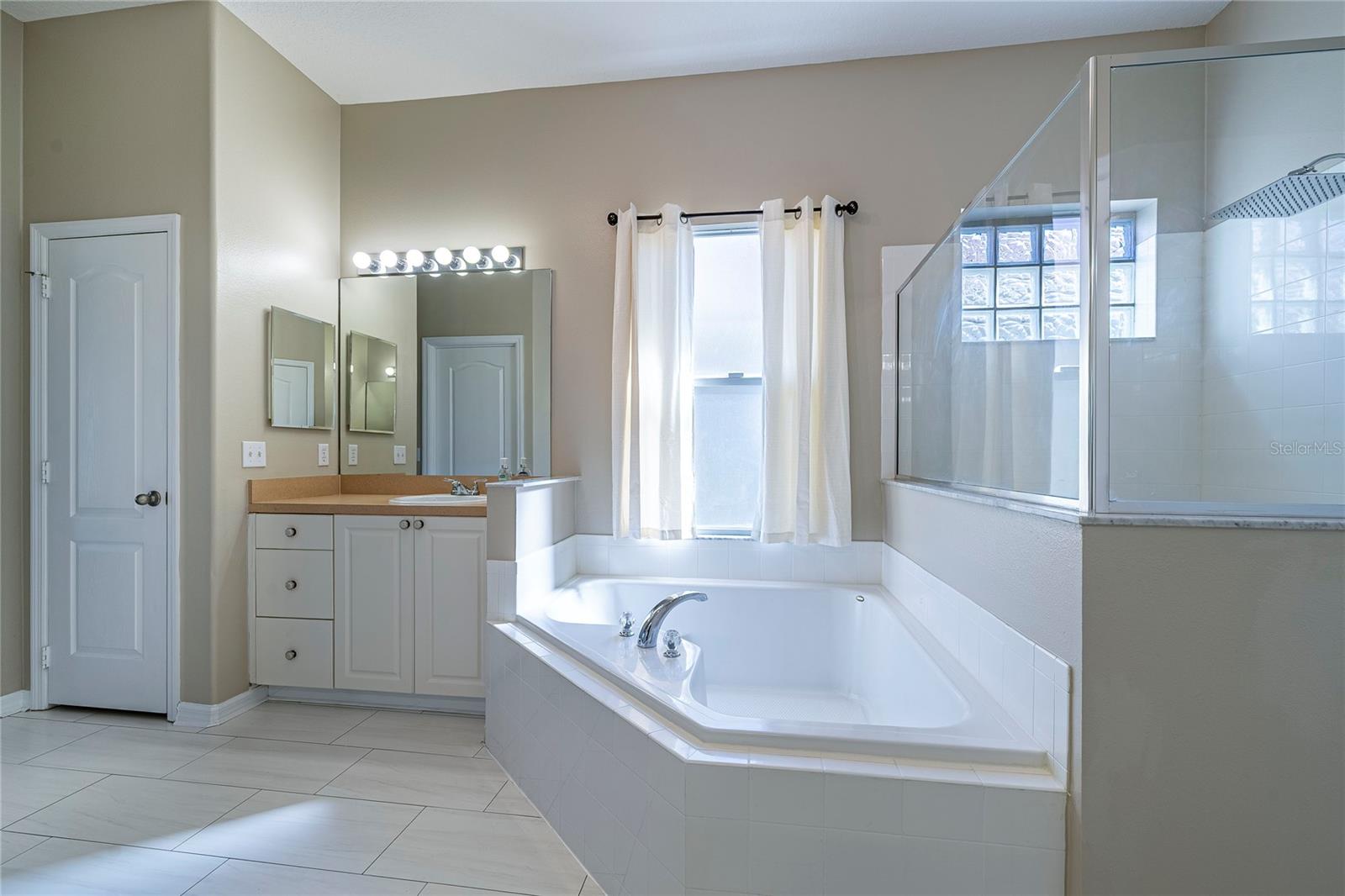 Image 26 of 50 For 620 Tuscan Hills Boulevard