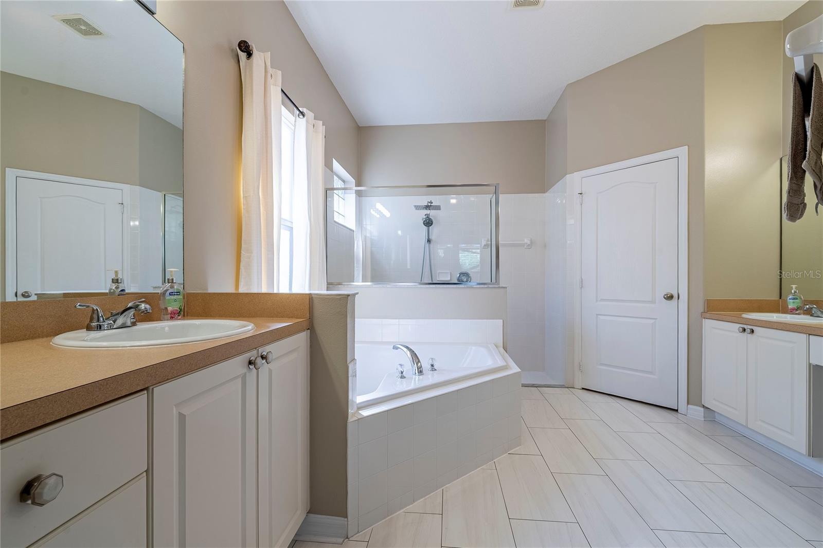 Image 28 of 50 For 620 Tuscan Hills Boulevard