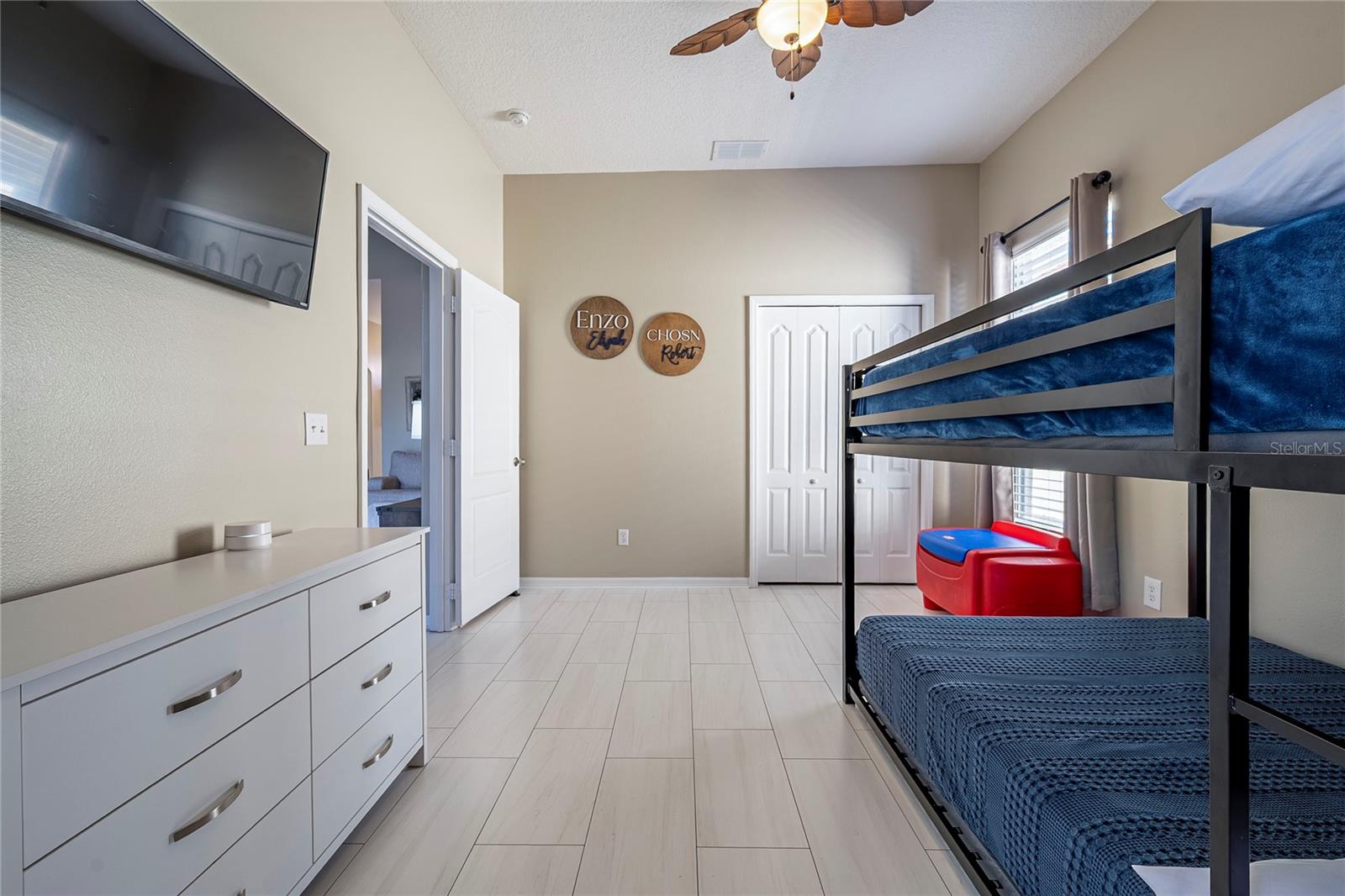 Image 33 of 50 For 620 Tuscan Hills Boulevard