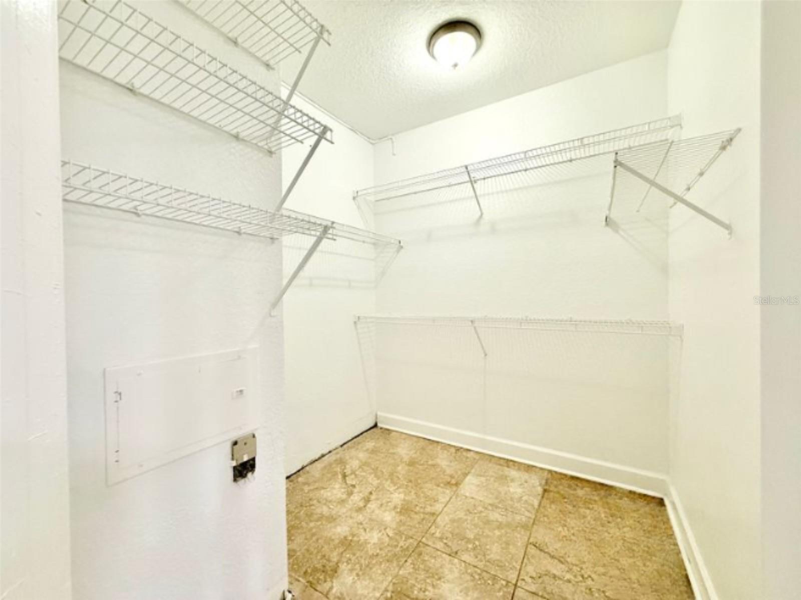 Image 14 of 31 For 202 South Street 1037