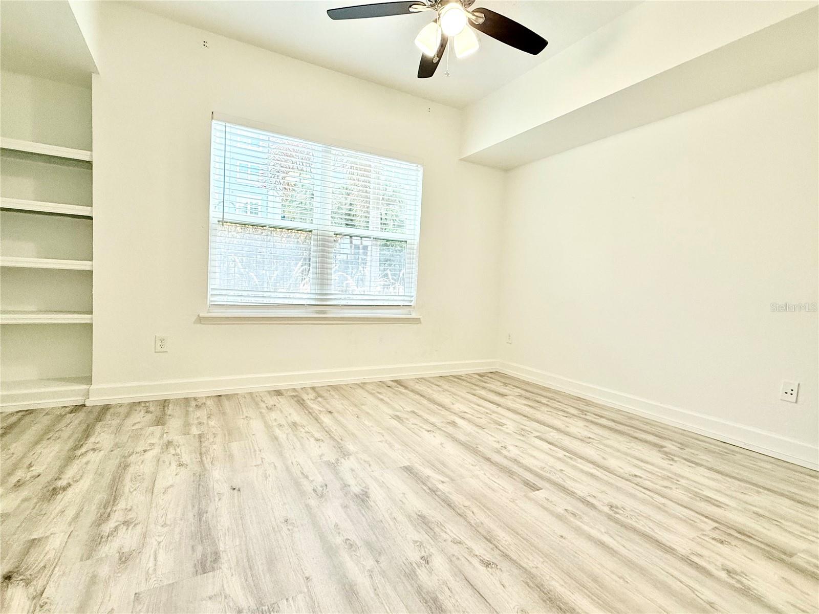 Image 18 of 31 For 202 South Street 1037