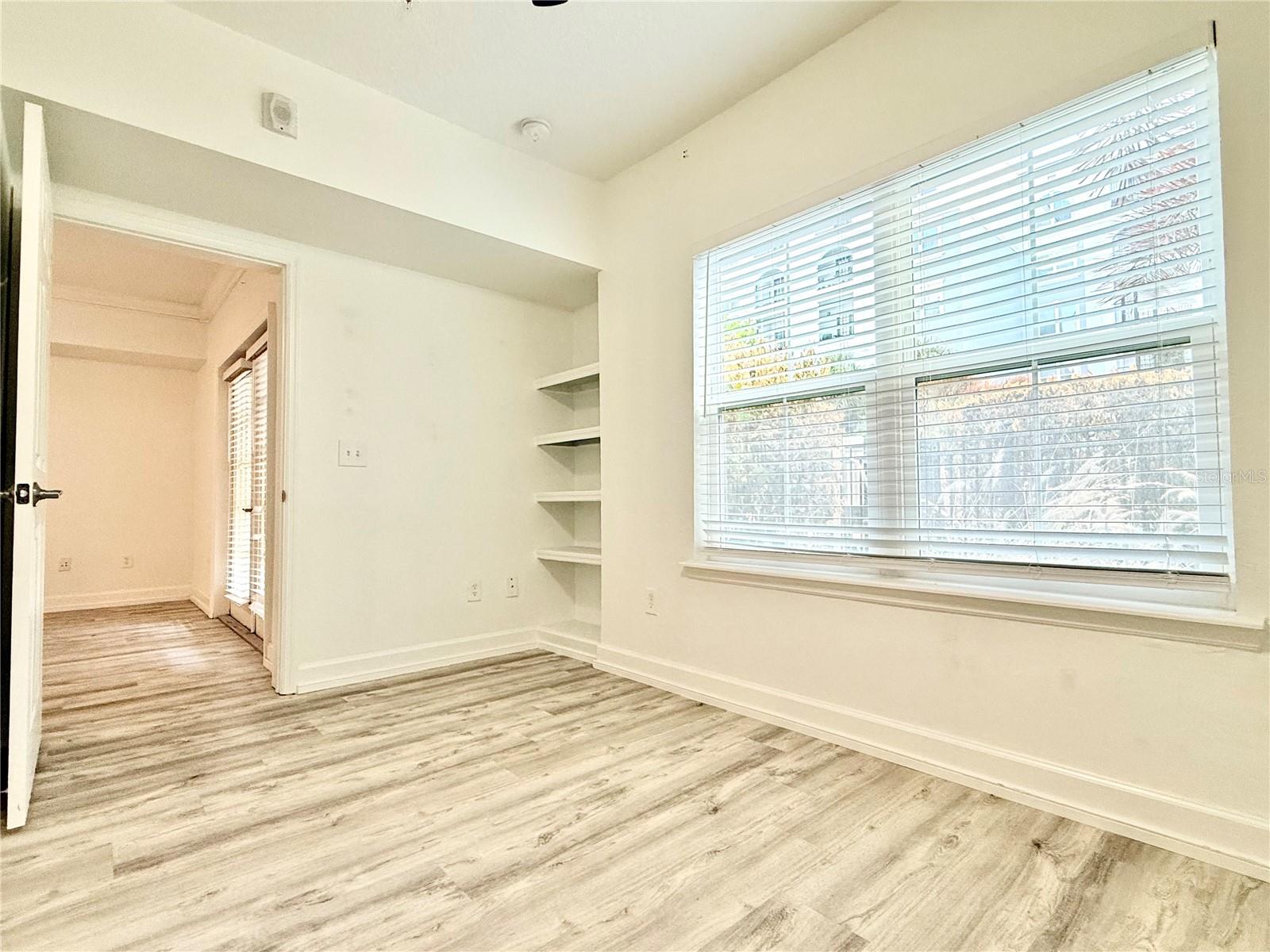 Image 20 of 31 For 202 South Street 1037