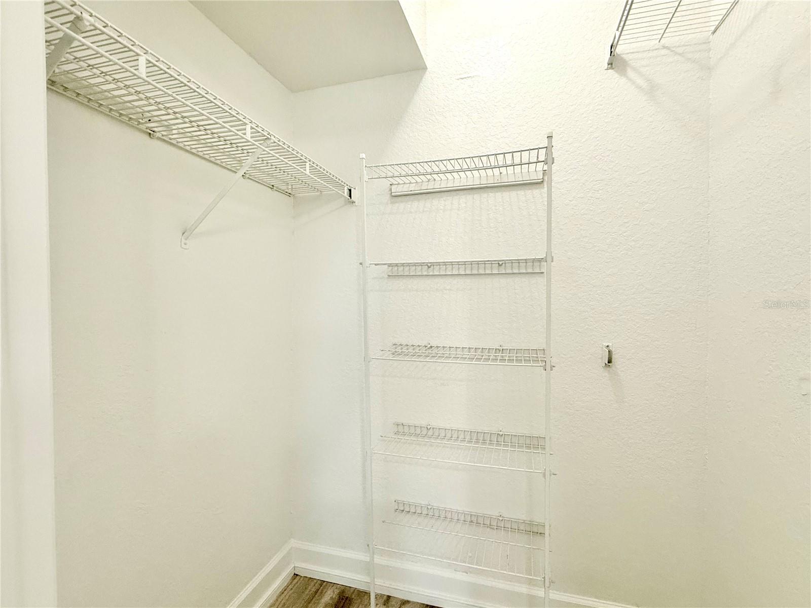 Image 21 of 31 For 202 South Street 1037