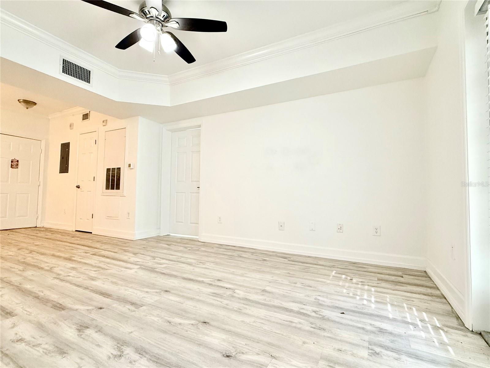 Image 6 of 31 For 202 South Street 1037