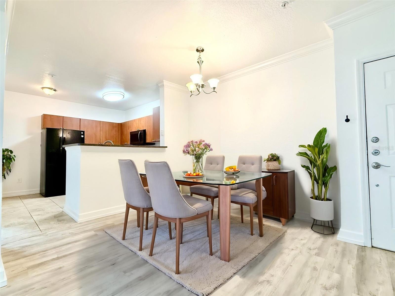 Image 7 of 31 For 202 South Street 1037