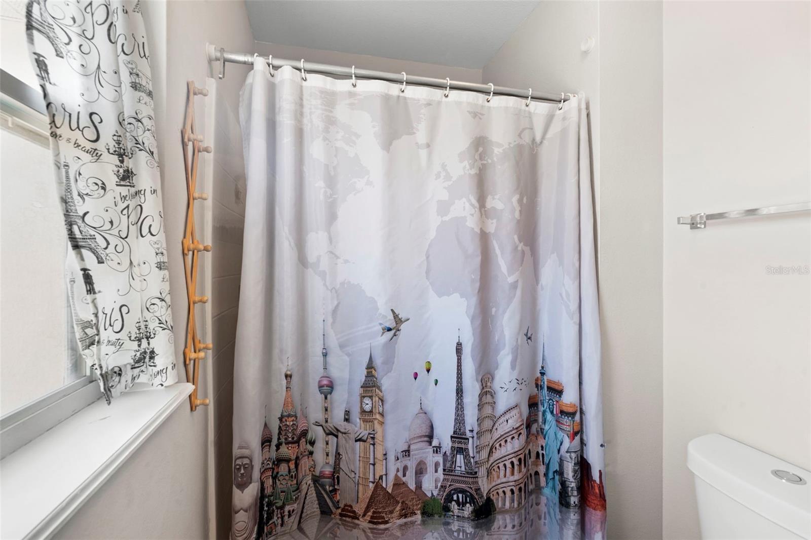 Image 26 of 43 For 1643 Ridgemoor Drive