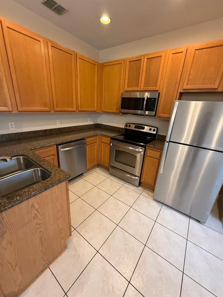 Image 5 of 14 For 1058 La Mirada Court