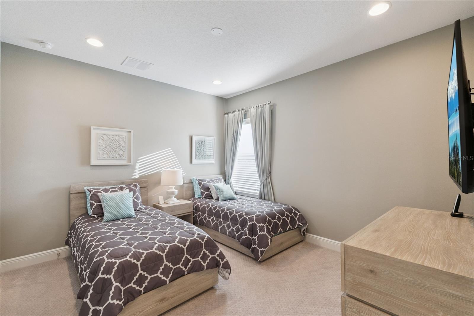 Image 28 of 95 For 7556 John Hancock Drive