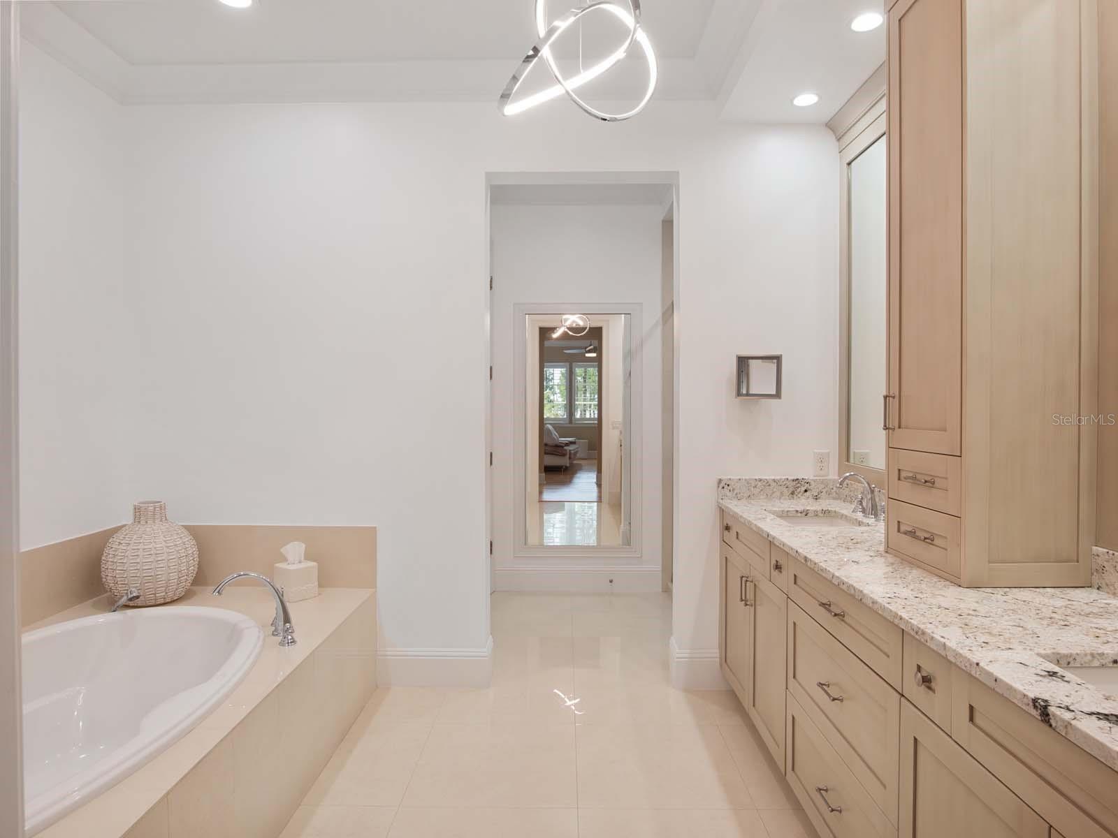 Image 21 of 47 For 10371 Kensington Shore Drive H-201