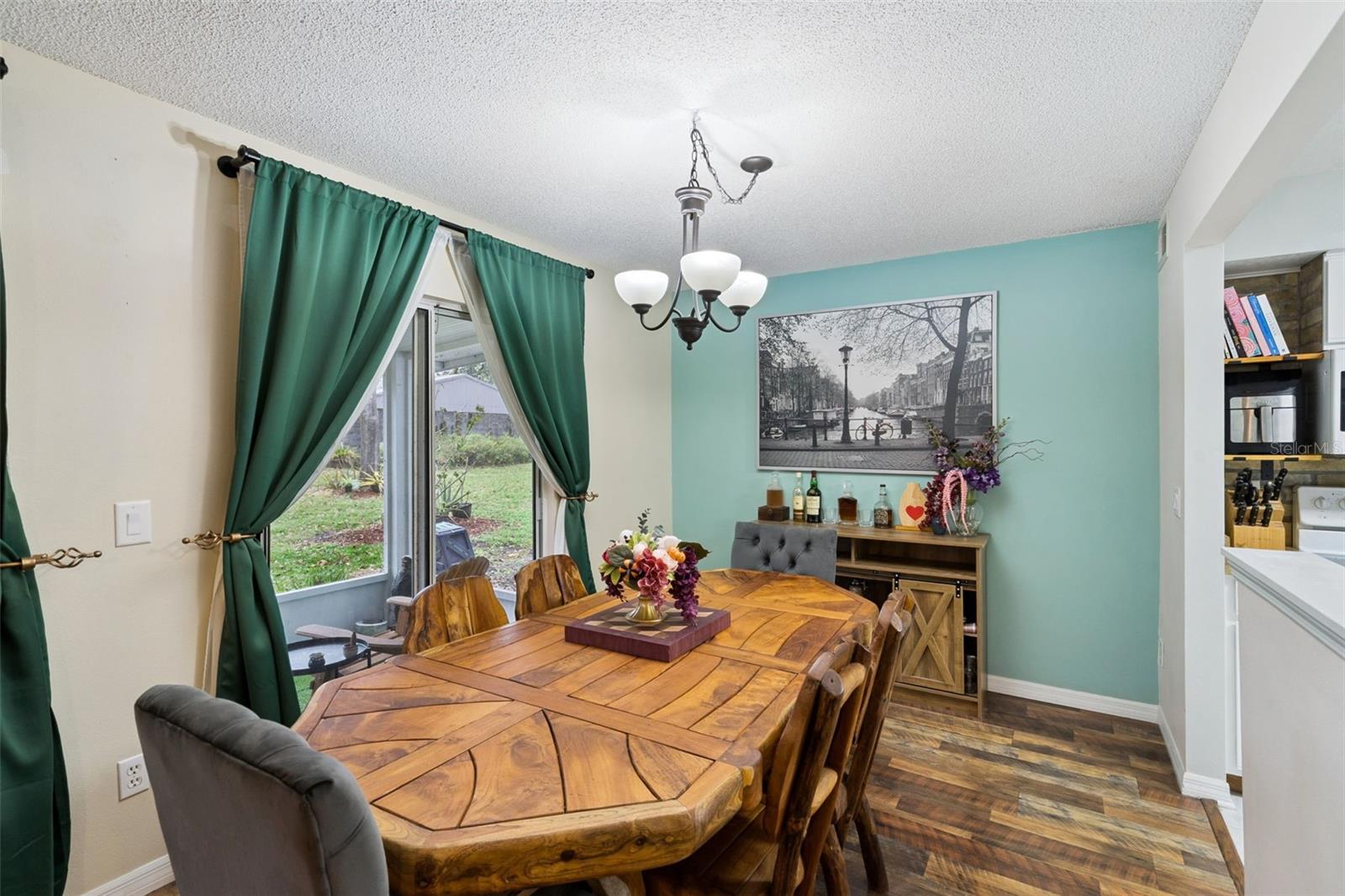 Image 8 of 25 For 5271 Whitstable Way 2504