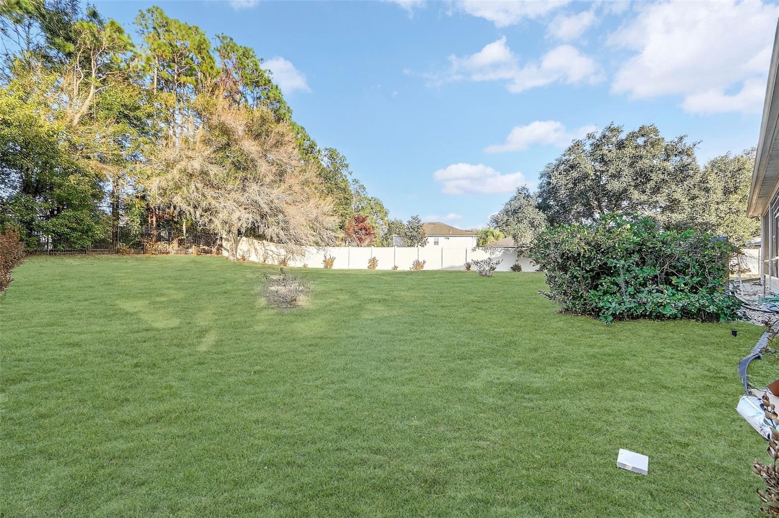 Image 18 of 32 For 695 Longford Loop