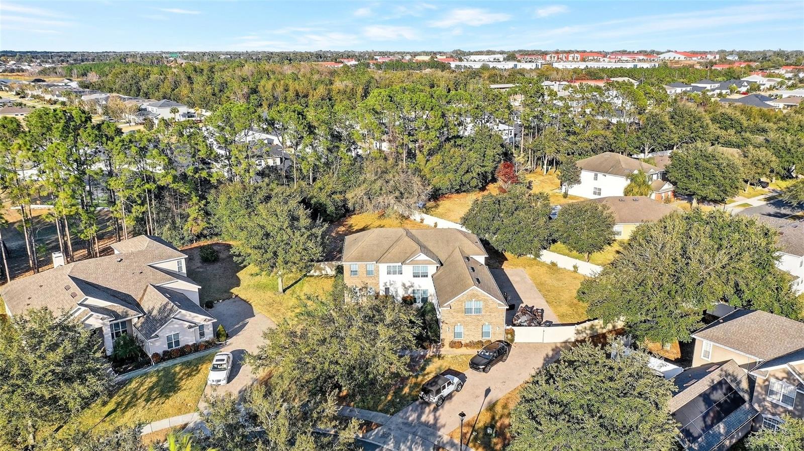 Image 19 of 32 For 695 Longford Loop