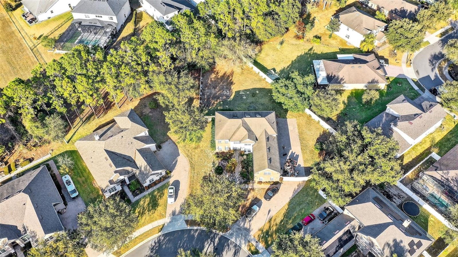 Image 21 of 32 For 695 Longford Loop