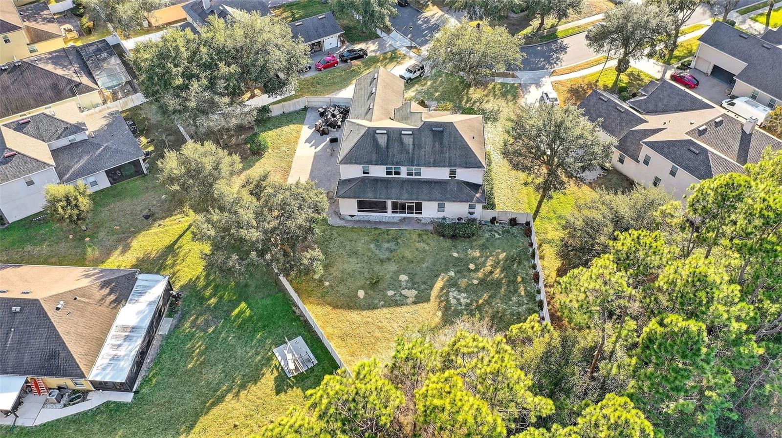 Image 22 of 32 For 695 Longford Loop