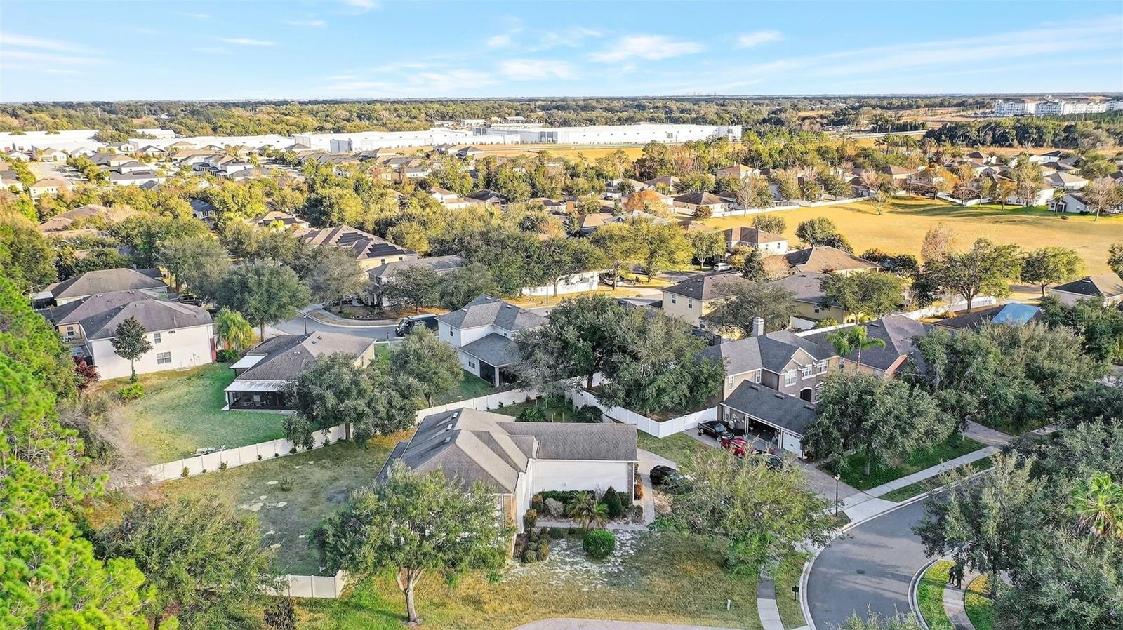 Image 29 of 32 For 695 Longford Loop