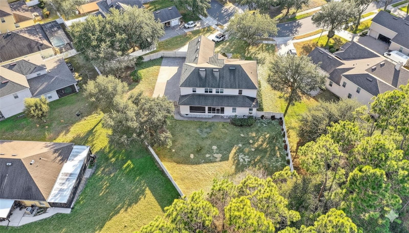 Image 31 of 32 For 695 Longford Loop