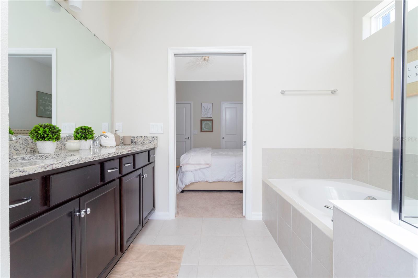 Image 24 of 94 For 3344 Lilac Way