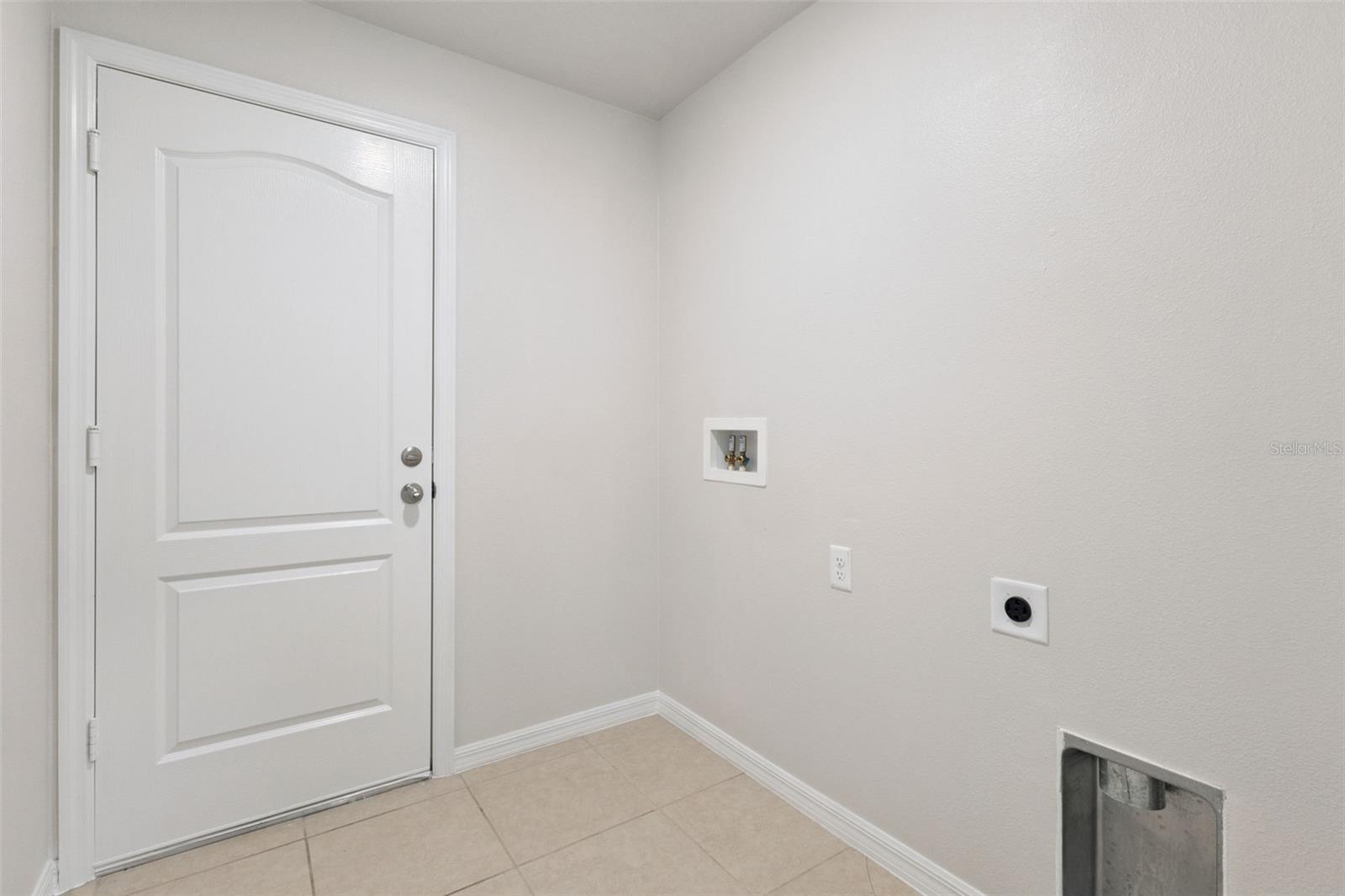 Image 19 of 33 For 12023 Indian Grass Way