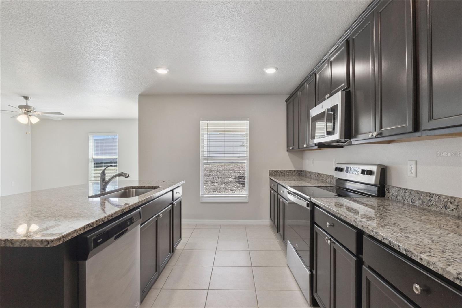 Image 4 of 33 For 12023 Indian Grass Way