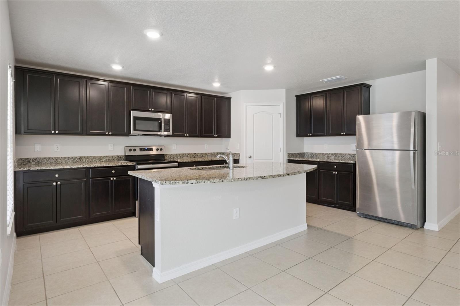 Image 5 of 33 For 12023 Indian Grass Way