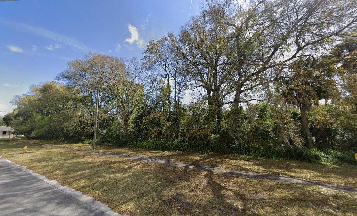 Image 4 of 13 For 00 E 4th Street