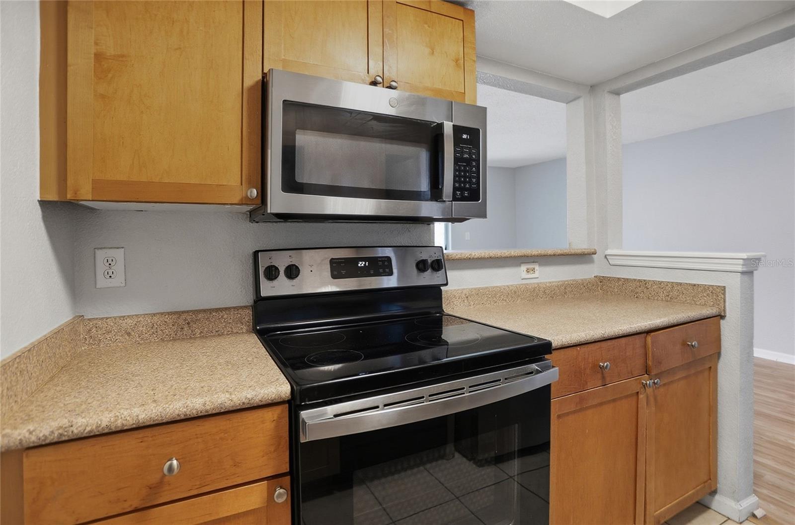 Image 9 of 23 For 302 Lewfield Circle 302