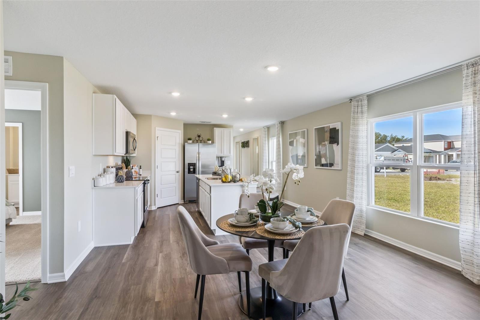 Image 12 of 31 For 4597 Barberry Avenue