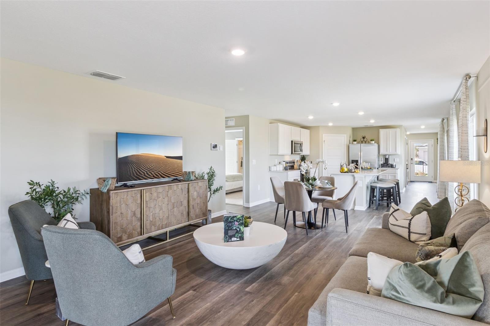 Image 16 of 31 For 4597 Barberry Avenue