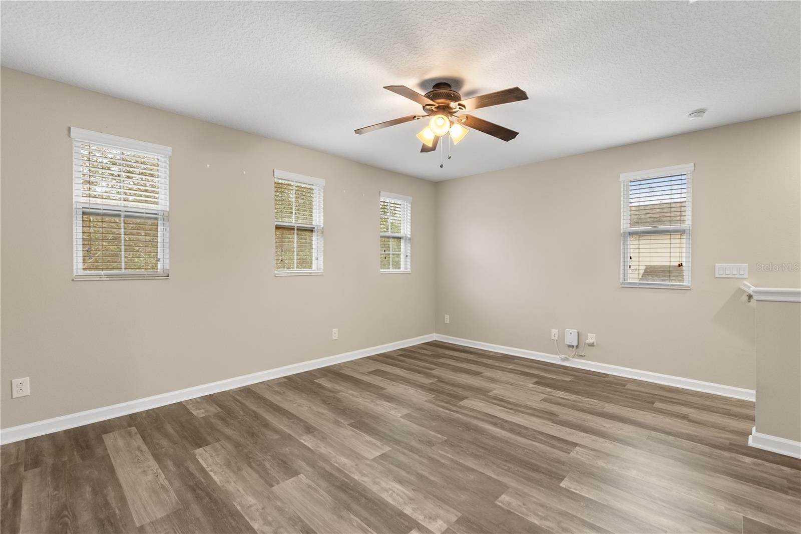 Image 16 of 33 For 15201 Murcott Blossom Boulevard