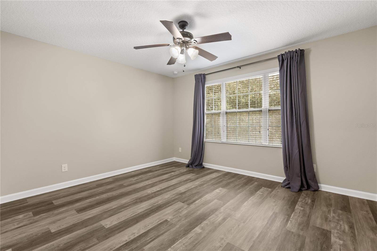 Image 17 of 33 For 15201 Murcott Blossom Boulevard