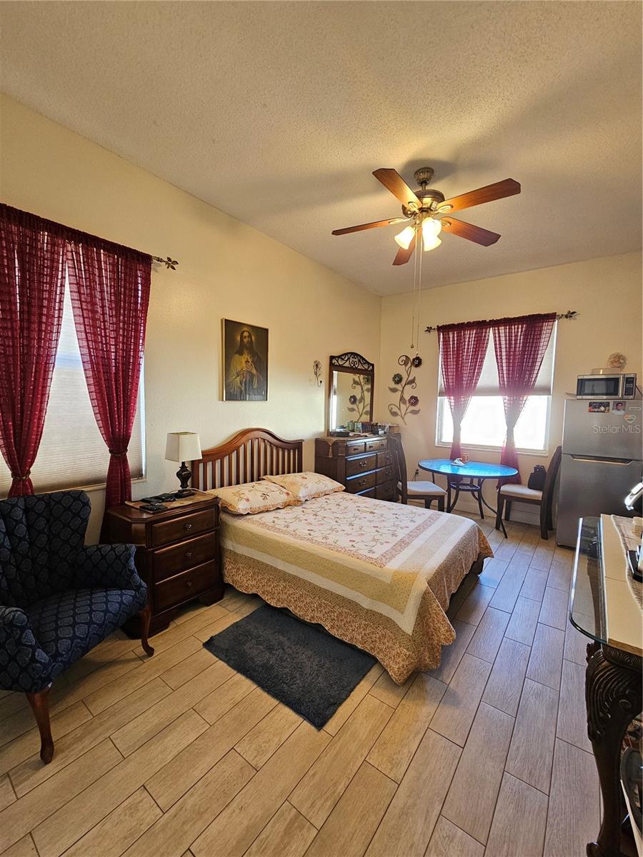 Image 26 of 39 For 2826 Middleton Circle