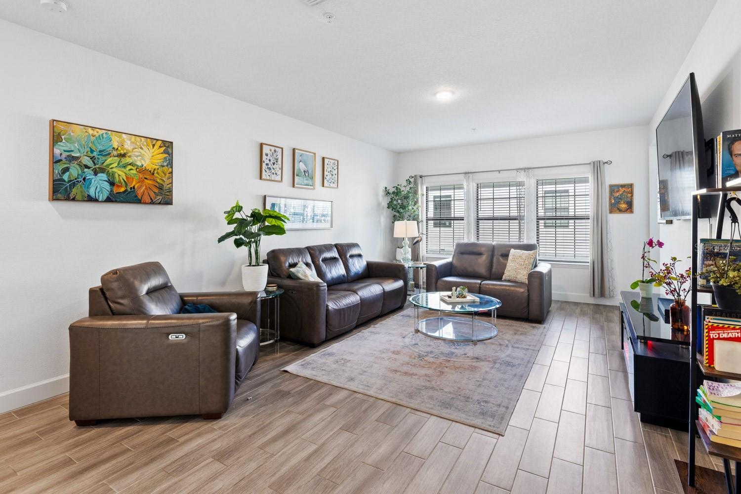 Image 15 of 41 For 461 Diamond Dove Cove