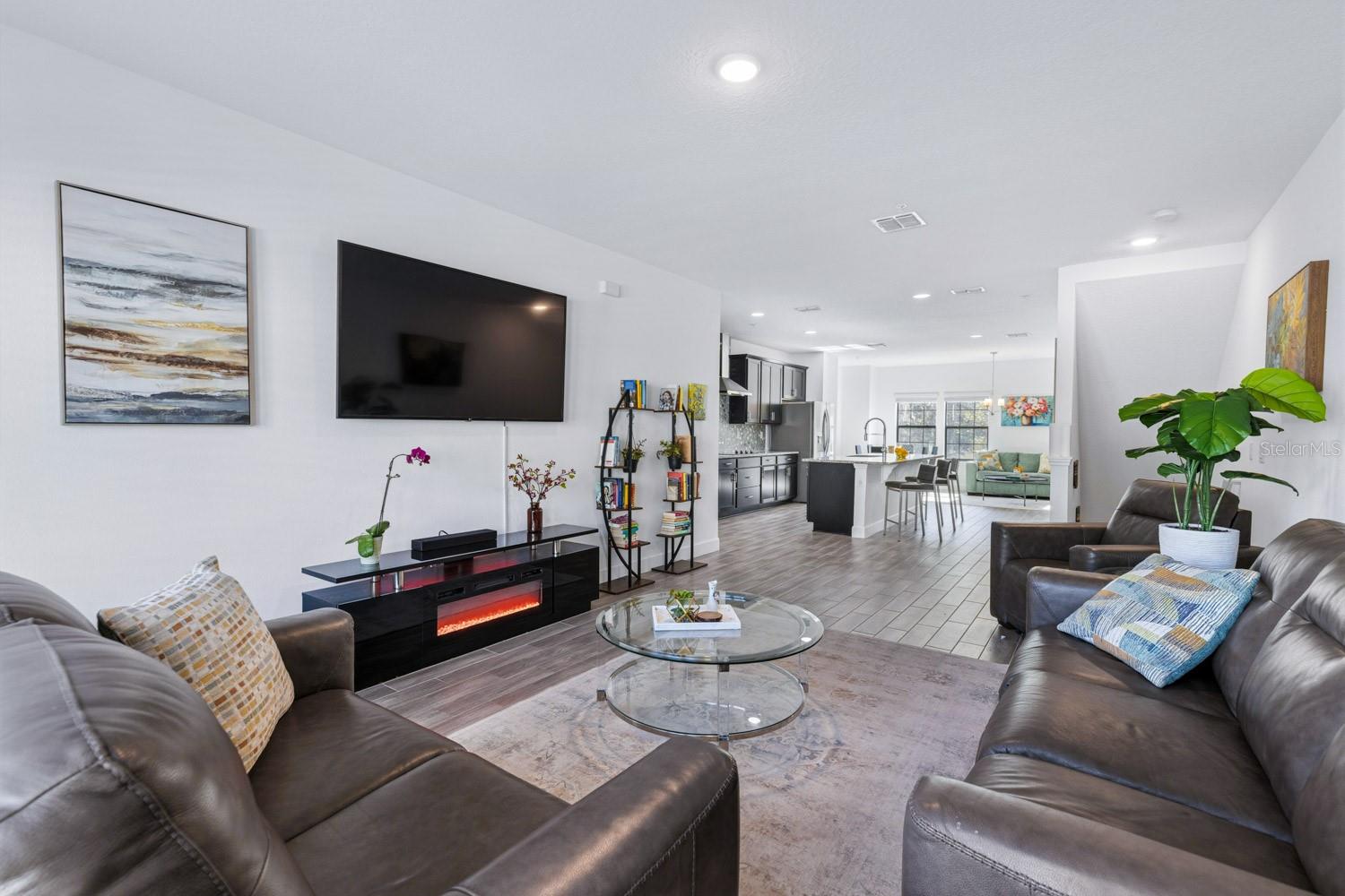 Image 18 of 41 For 461 Diamond Dove Cove