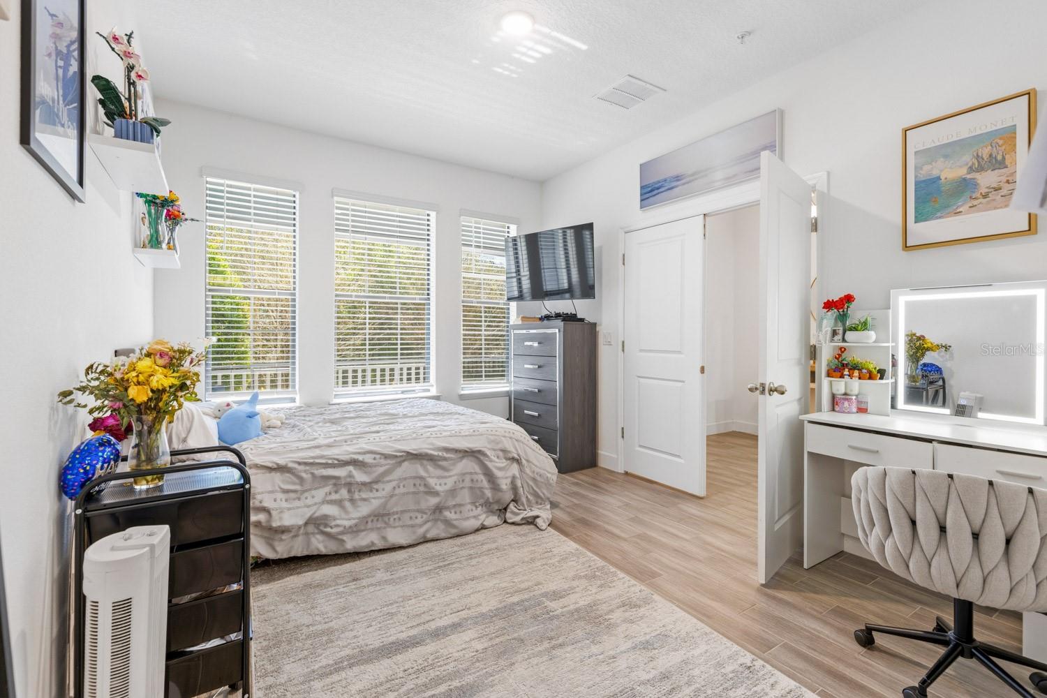 Image 22 of 41 For 461 Diamond Dove Cove