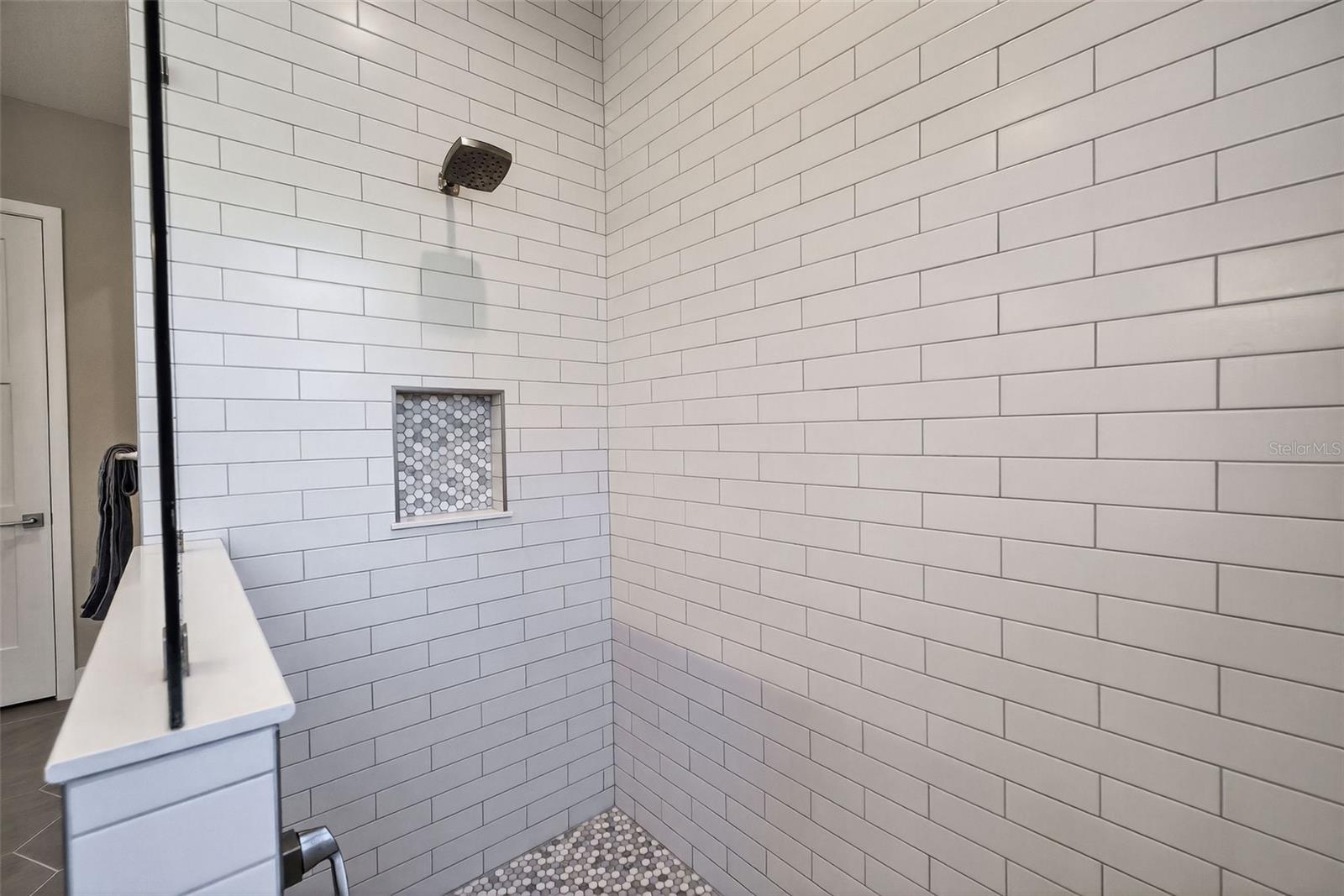 Image 16 of 47 For 520 Fitzwalter Drive