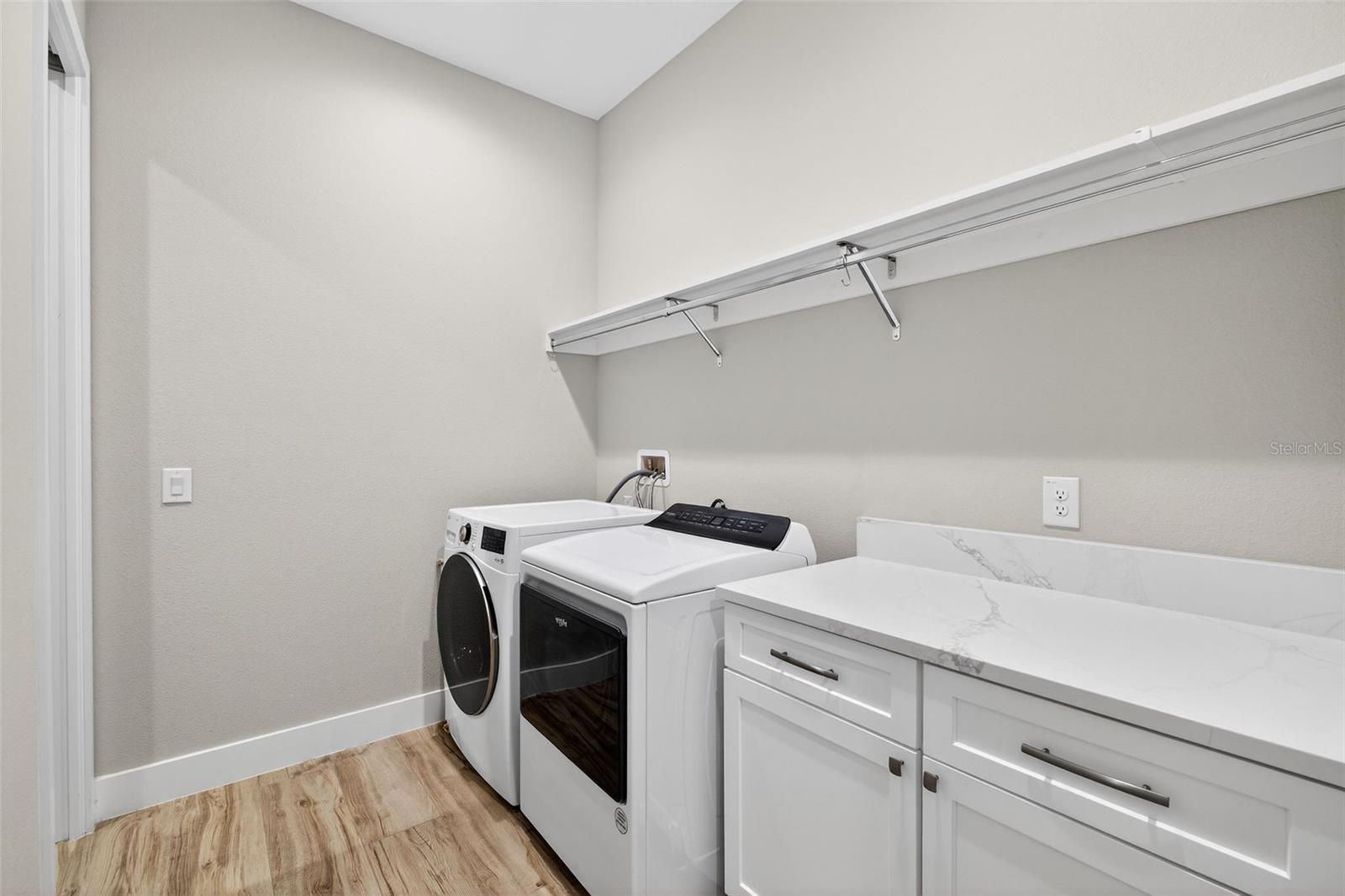 Image 21 of 47 For 520 Fitzwalter Drive