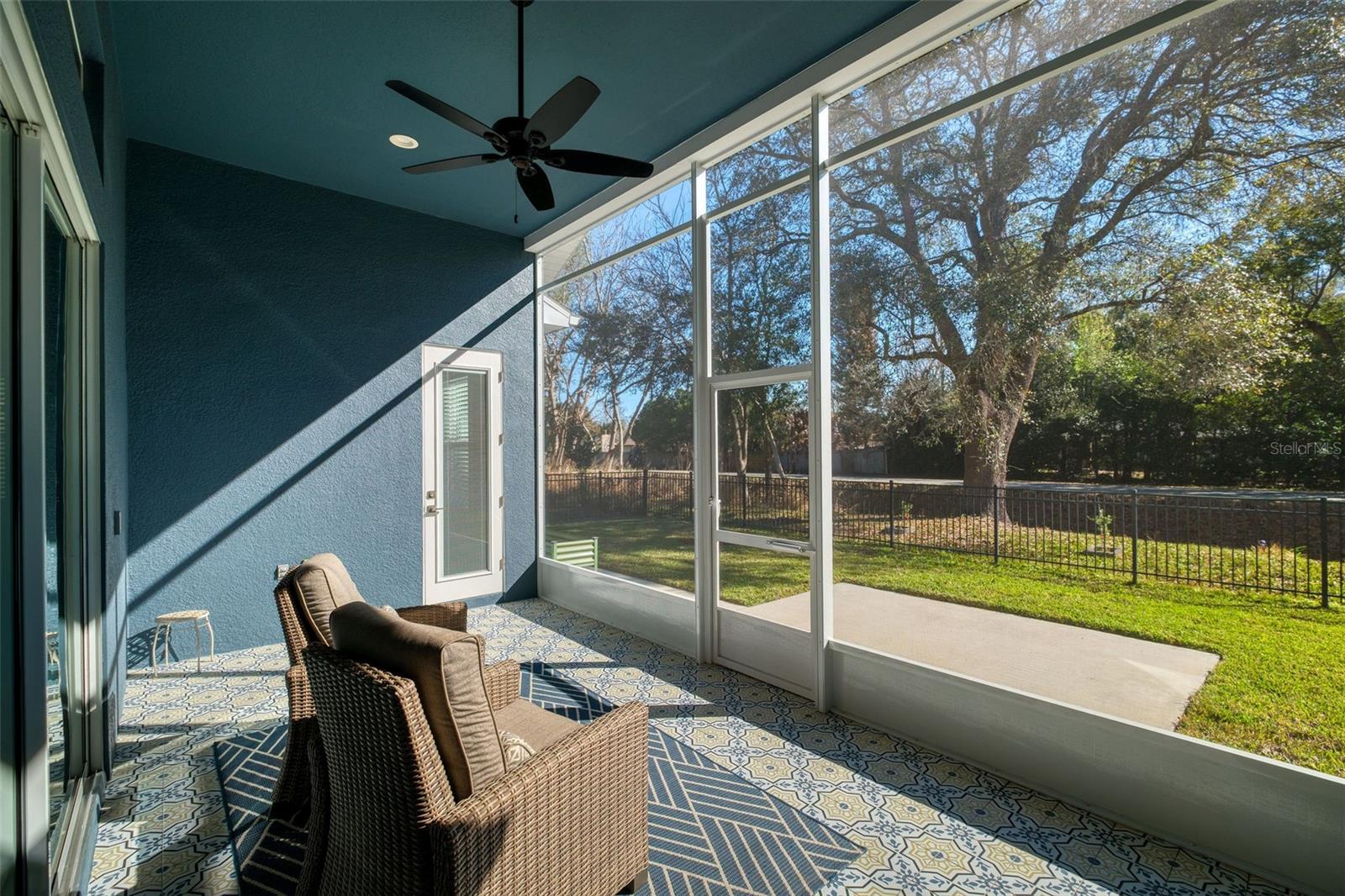 Image 23 of 47 For 520 Fitzwalter Drive