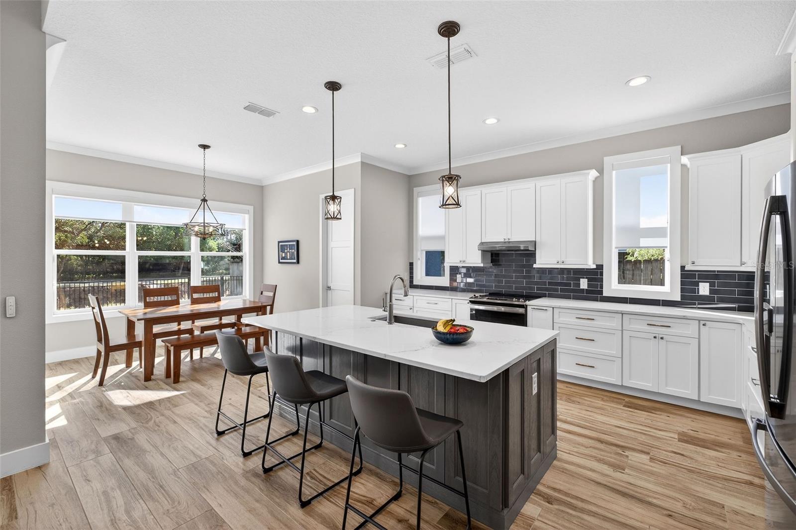 Image 7 of 47 For 520 Fitzwalter Drive