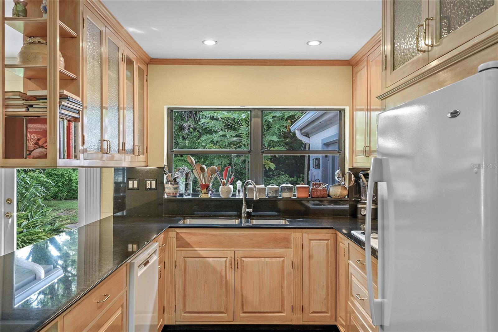 Image 16 of 45 For 2035 Lake Sue Drive