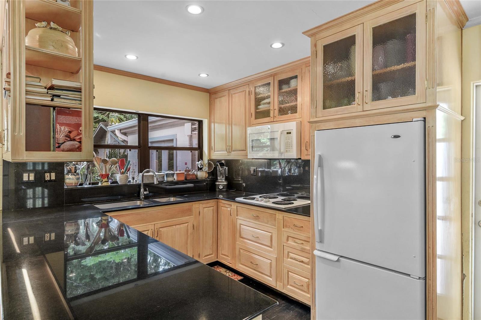 Image 17 of 45 For 2035 Lake Sue Drive