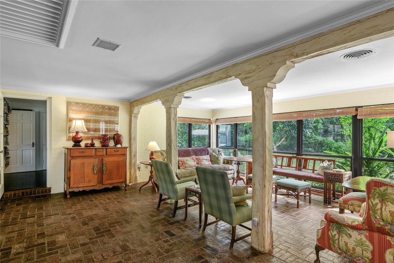 Image 18 of 45 For 2035 Lake Sue Drive