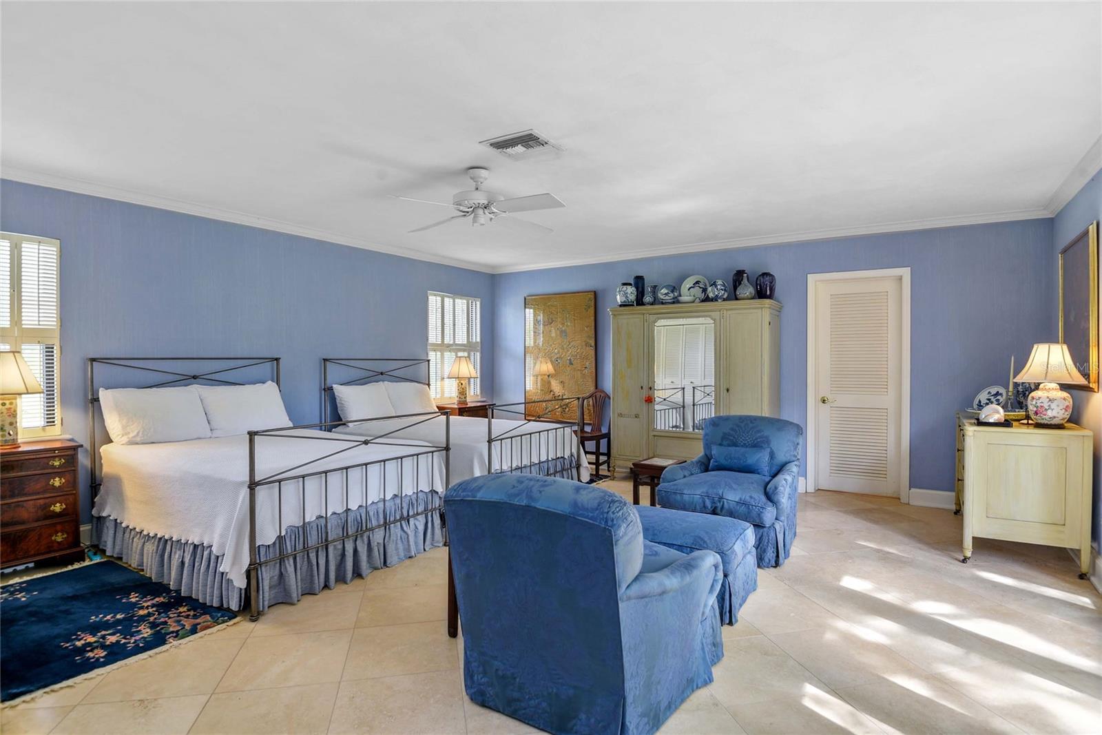 Image 23 of 45 For 2035 Lake Sue Drive