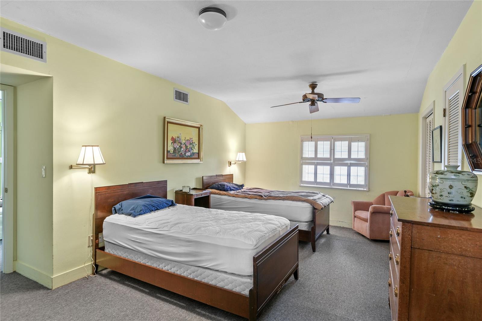 Image 36 of 45 For 2035 Lake Sue Drive