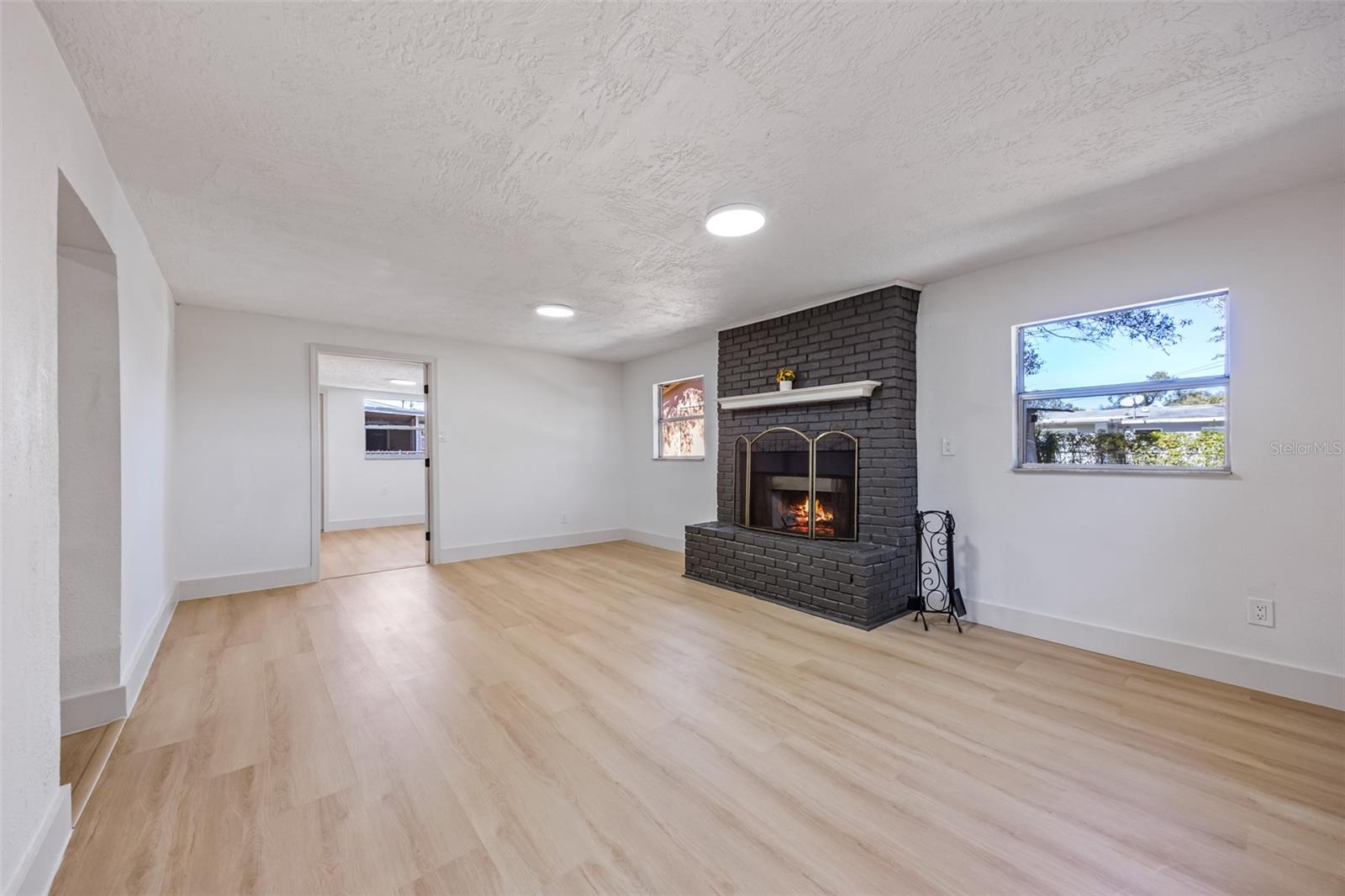 Image 5 of 21 For 2082 Little John Road