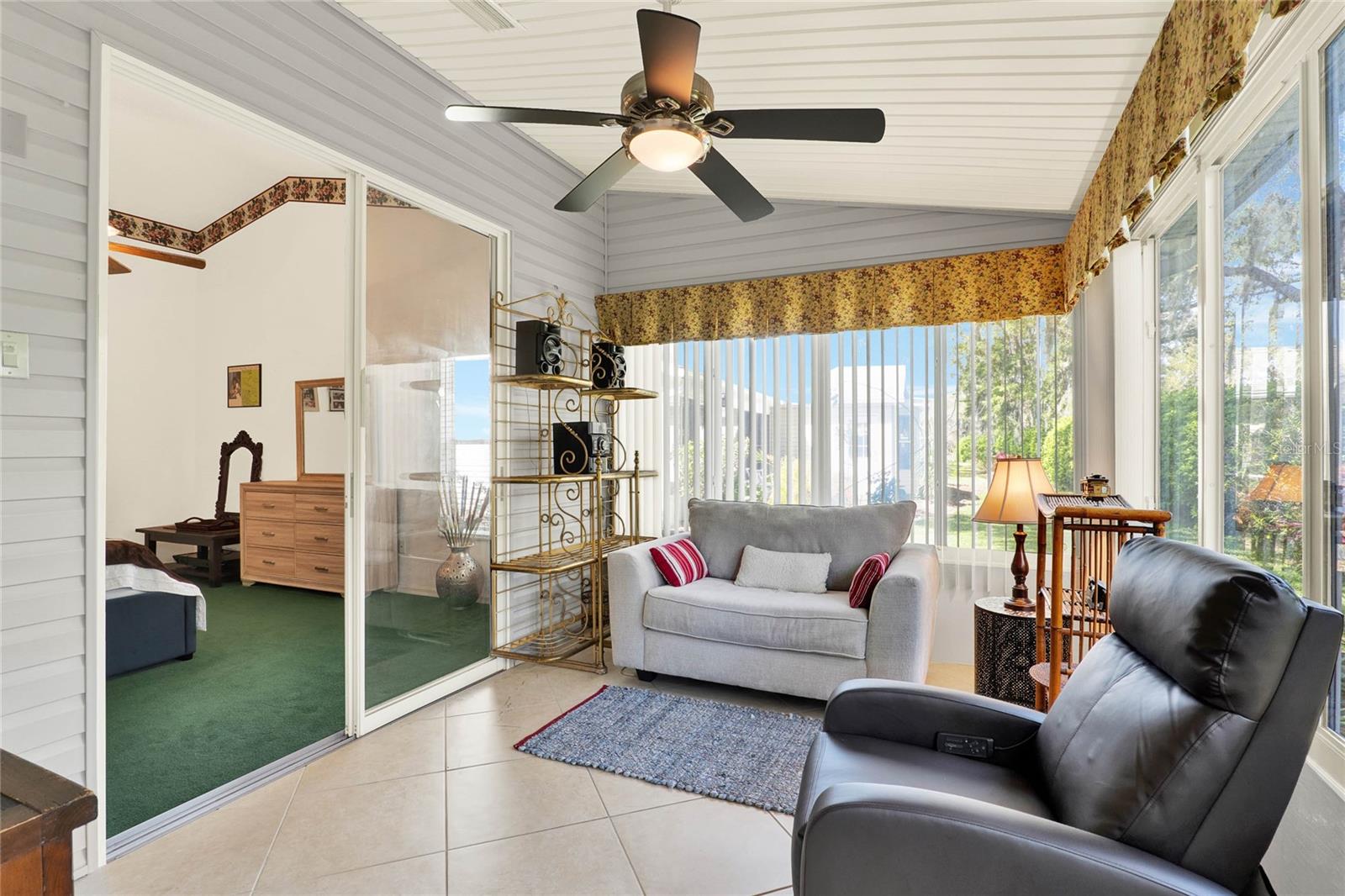 Image 17 of 37 For 4721 Tara View Road